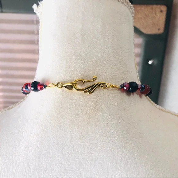 Handcrafted repurpose Florenza fringe pendant black onyx carnelian necklace - Picture 5 of 12